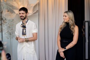 A Arquiteta Maressa Ferreira, que fez a vitrine da DS Contemporânea, do proprietário Gustavo Pugliese