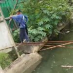 CICLISTA CAI DE PONTE BALSA E É SOCORRIDO EM ITAPEMA