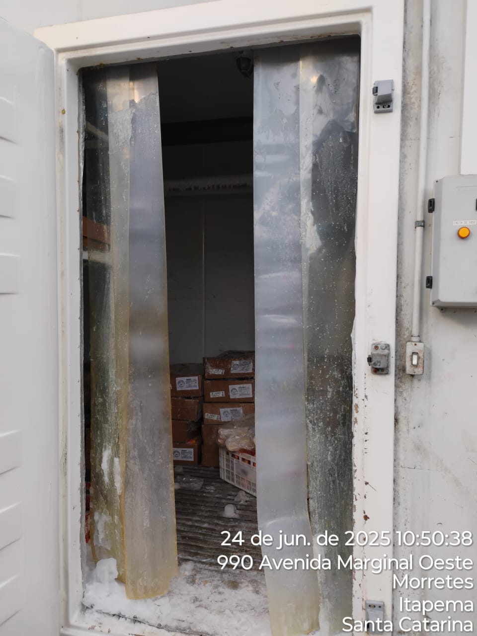 18587704-668d-455d-97aa-00582a7174d8