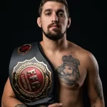 ATLETA DE PORTO BELO É DESTAQUE NAS ARTES MARCIAIS