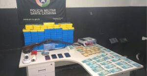 Instagram post azul divertido com vídeo meme(591)